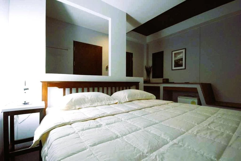 Deluxe Double Room with Balcony room - Image 1