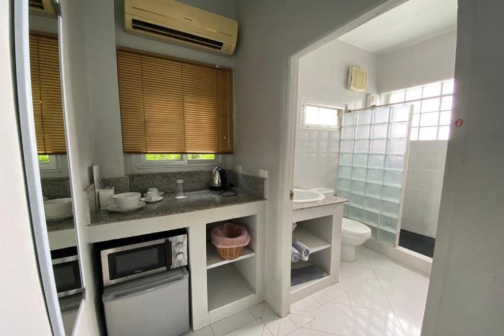 Superior Bungalow room - Image 3