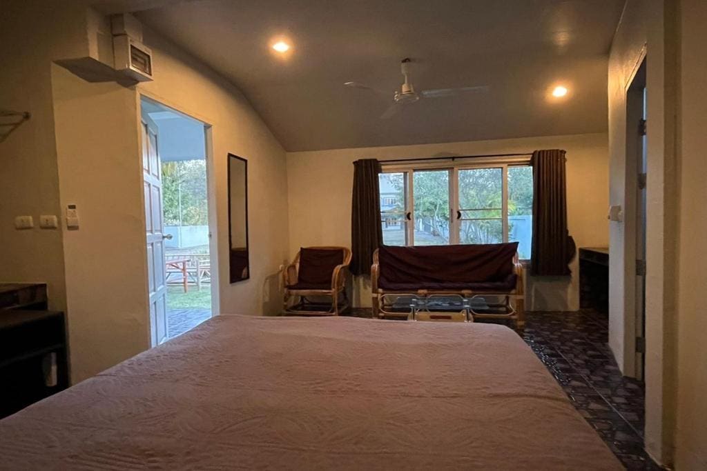 Small Twin Room room - Image 1