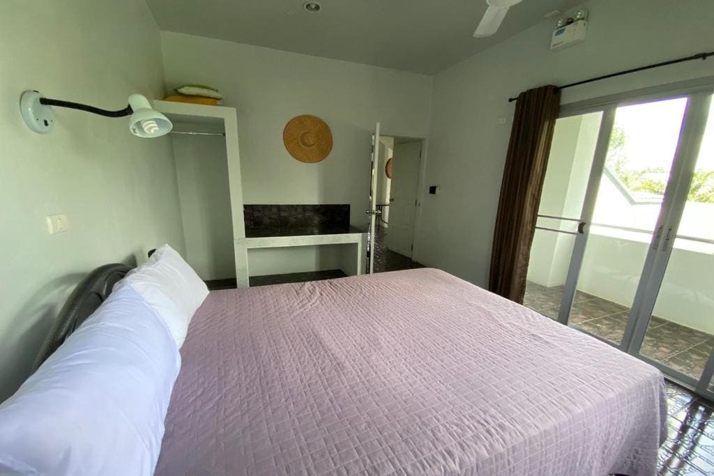 Executive Queen Room with Two Queen Beds room - Image 2