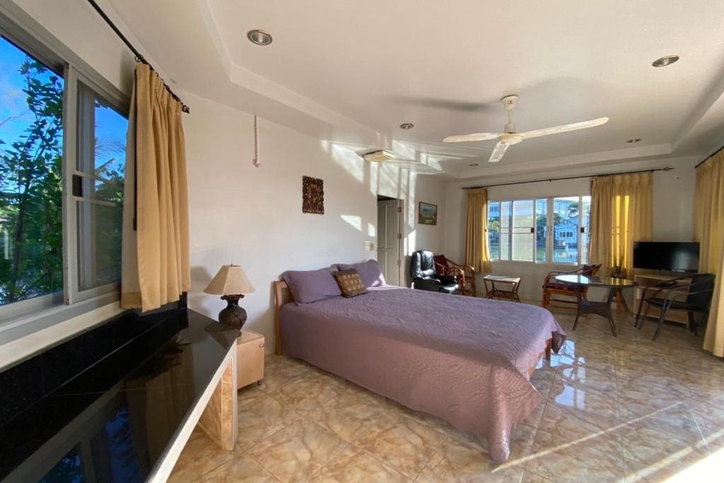 Deluxe Bungalow room - Image 3