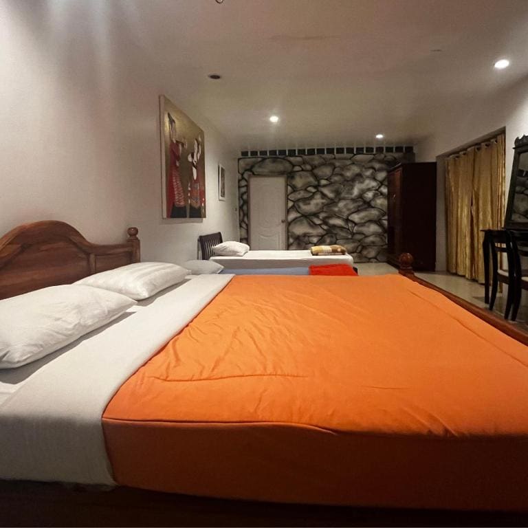 Standard King Room room - Image 2