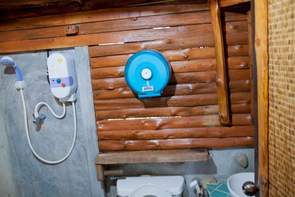Bungalow with Fan room - Image 3