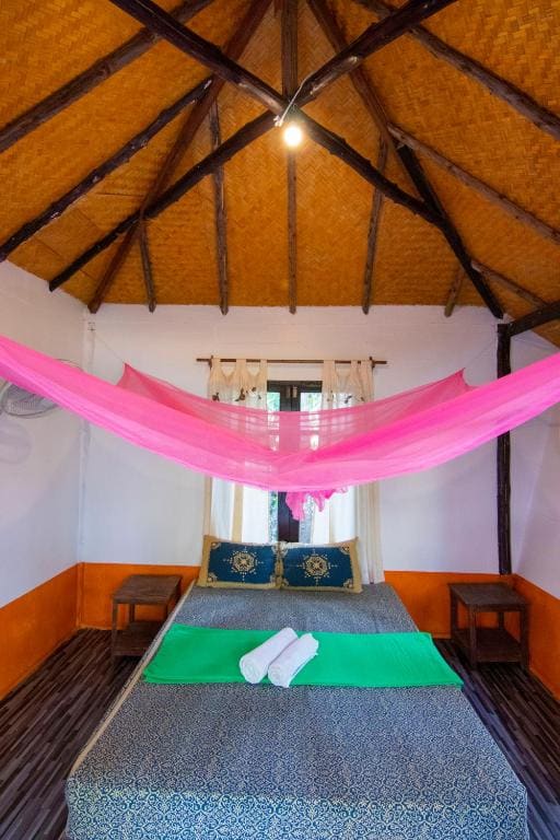 Bungalow with Fan room - Image 1