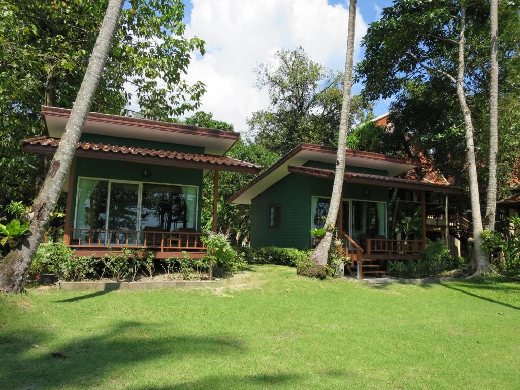 Superior Bungalow with Sea View room - Image 3
