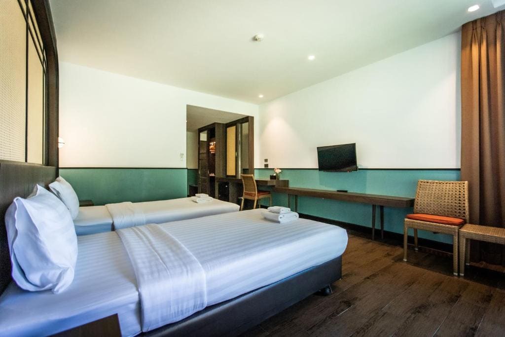 Superior Twin Room room - Image 3