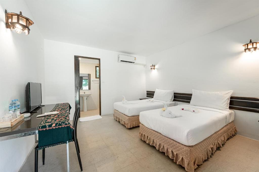 Superior Double or Twin Room room - Image 3