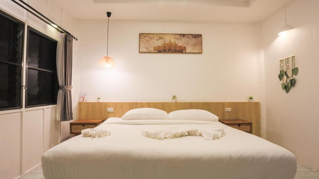 Deluxe Double or Twin Room room - Image 2