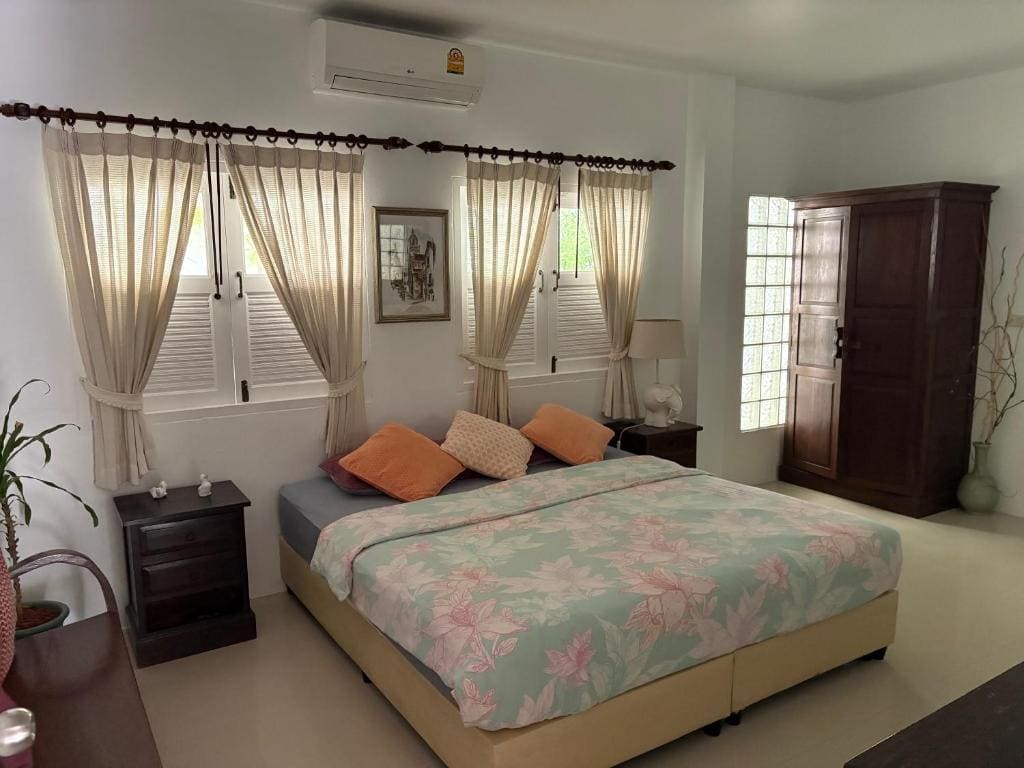 Room room - Image 2