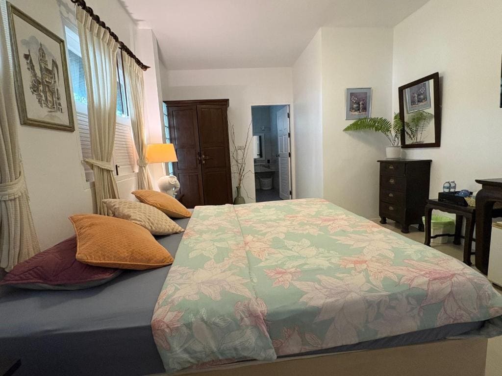 Room room - Image 3