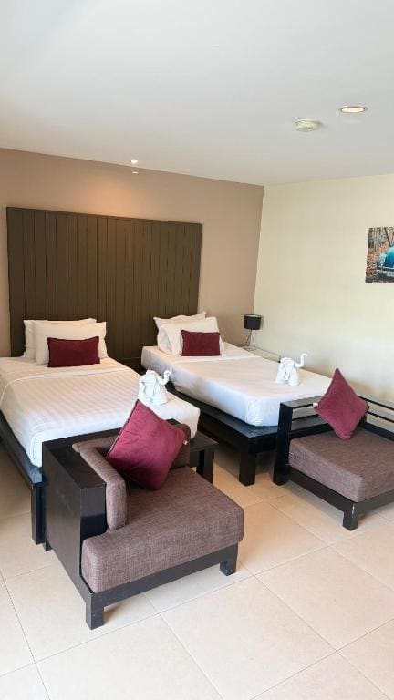 Deluxe Twin Room room - Image 1