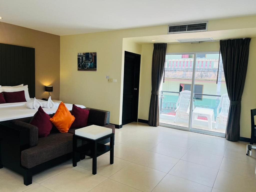 Deluxe Double or Twin Room room - Image 1