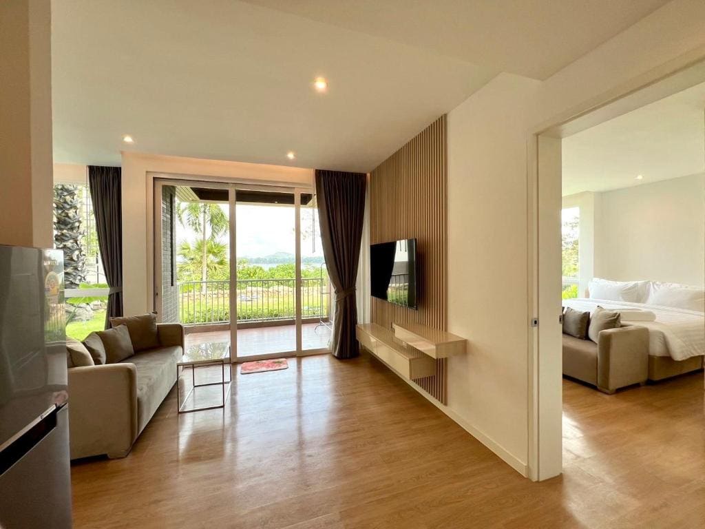 One-Bedroom Suite room - Image 3