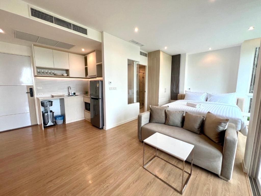 One-Bedroom Suite room - Image 2