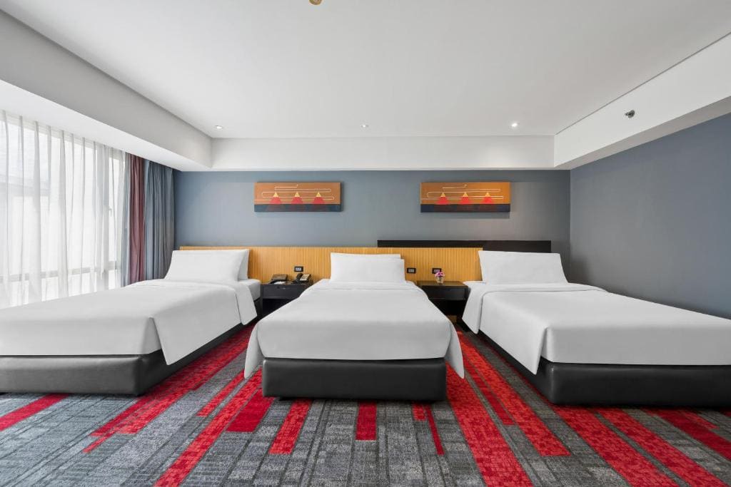Grand Deluxe Triple Room room - Image 3