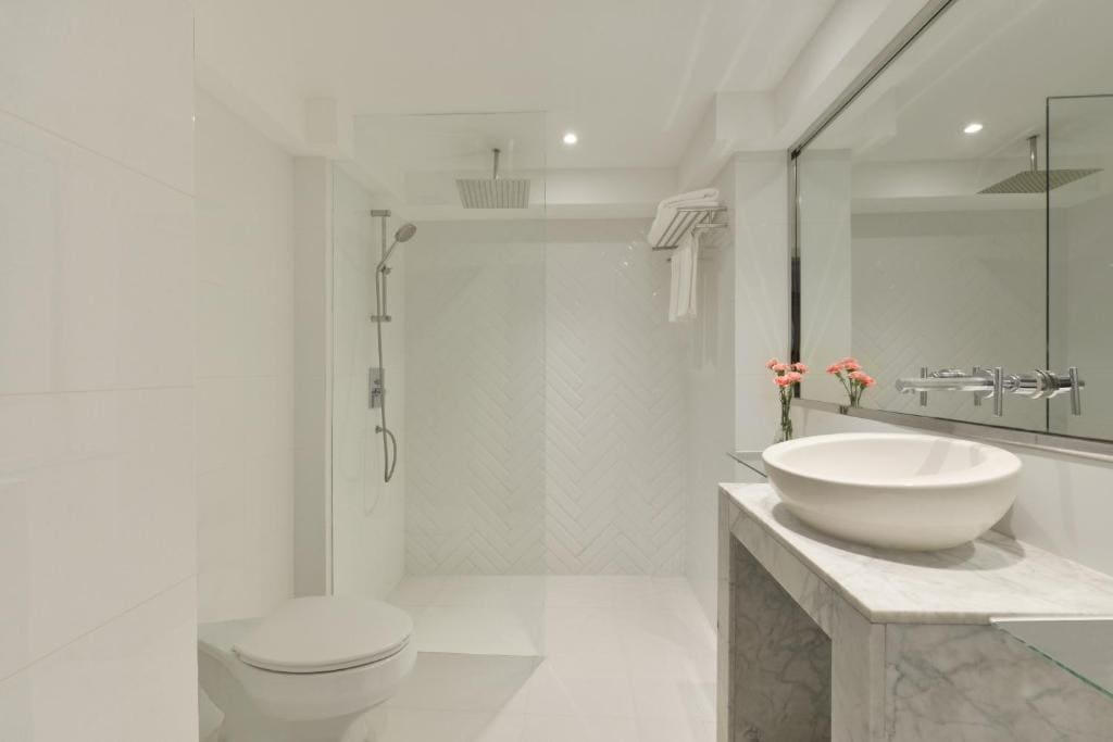 Tribeca Deluxe Two Queen Room room - Image 2