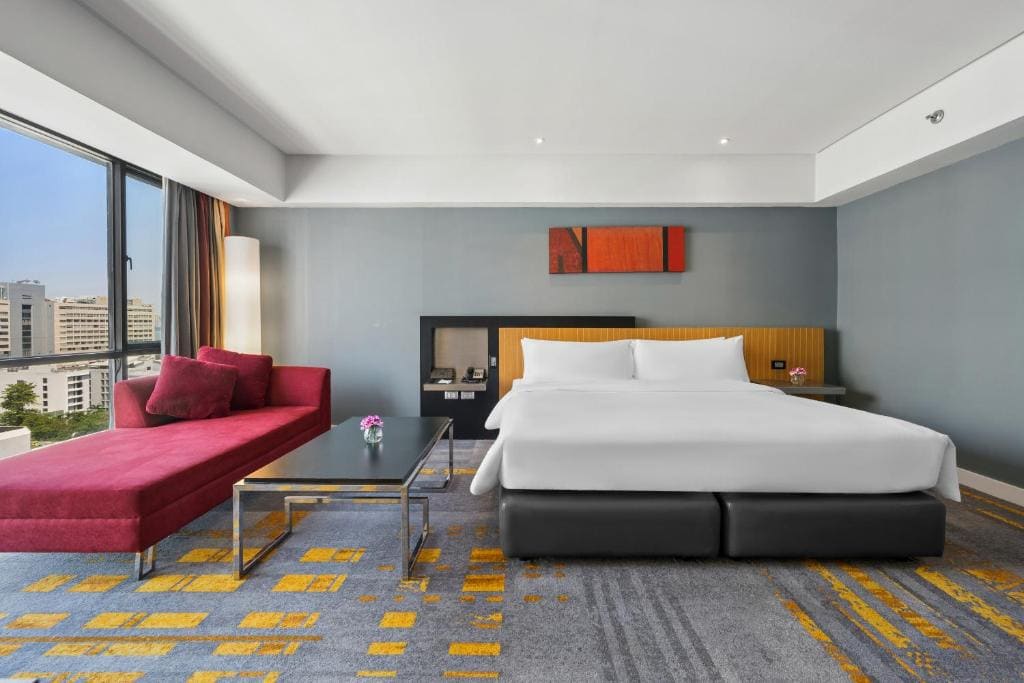 Tribeca Deluxe King Room room - Image 3