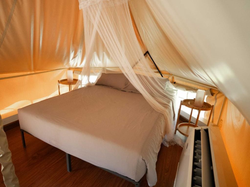 Supreme Tent room - Image 2
