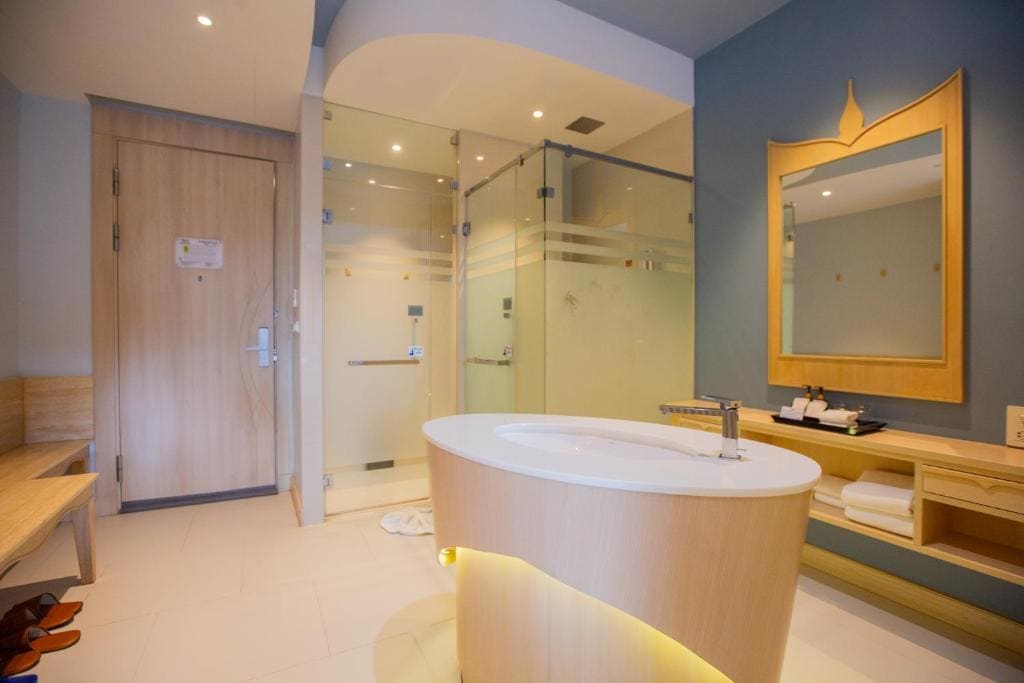Deluxe Room room - Image 2