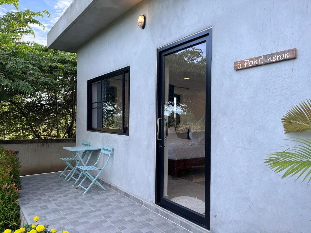 Junior Suite with Garden View room - Image 2