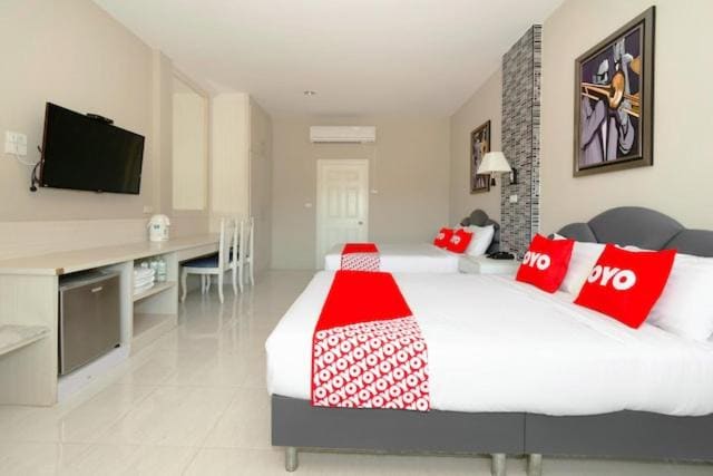 Quadruple Room with Mountain View room - Image 2