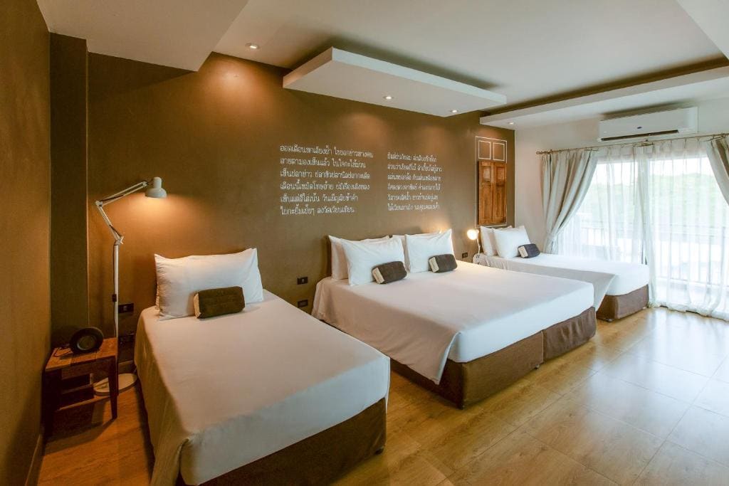 Family Room room - Image 1