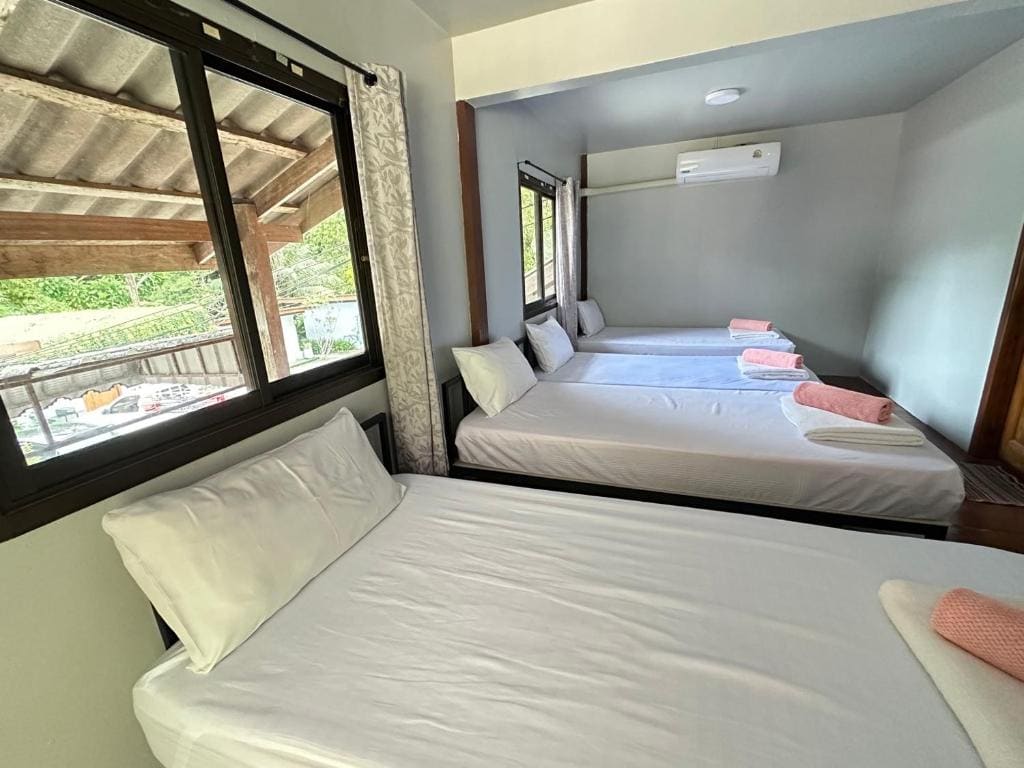 One-Bedroom House room - Image 3