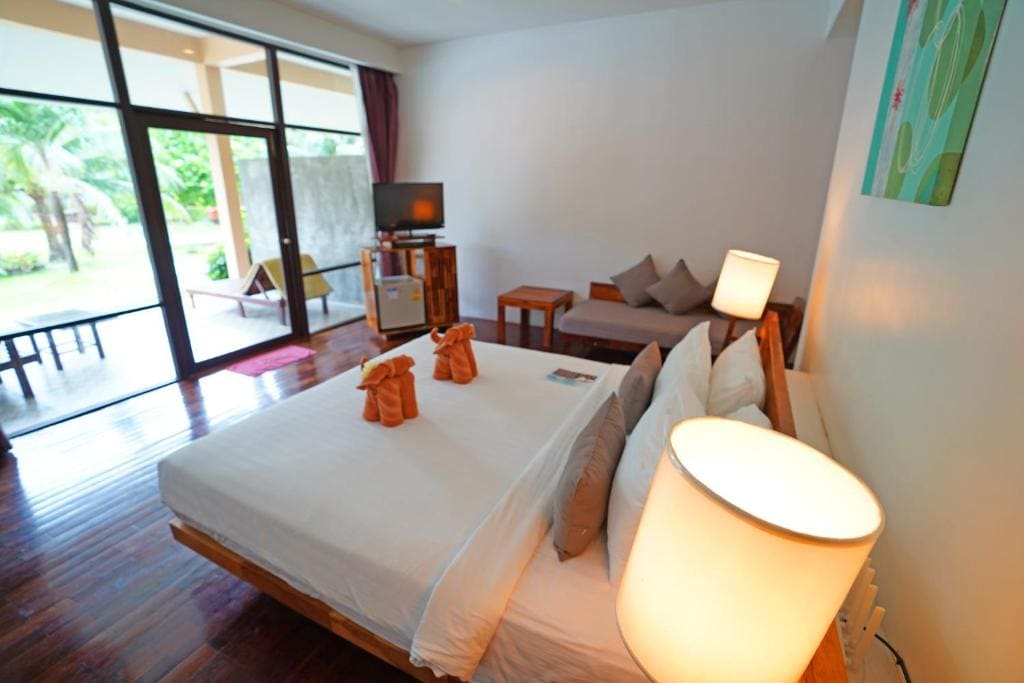 Deluxe Double Room with Balcony room - Image 1
