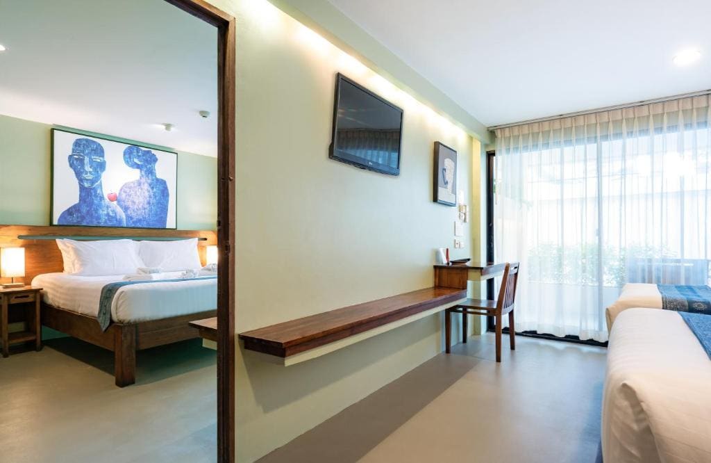 Pool Access Double Room room - Image 3