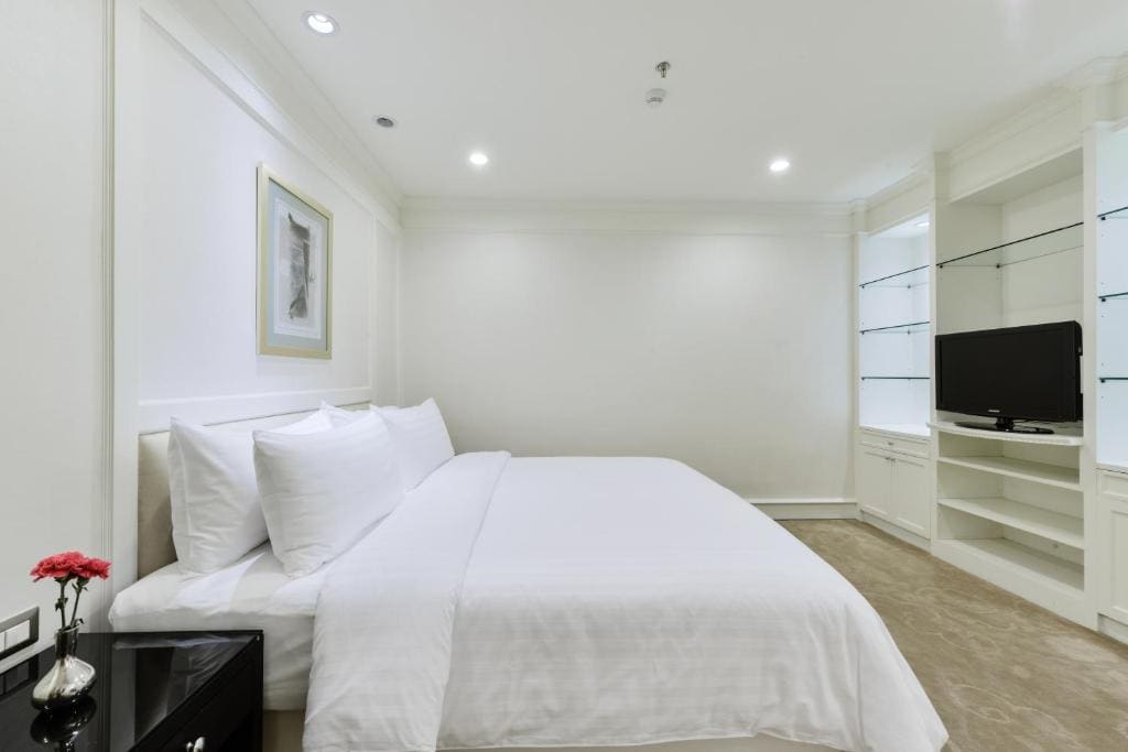 Three-Bedroom Suite room - Image 3