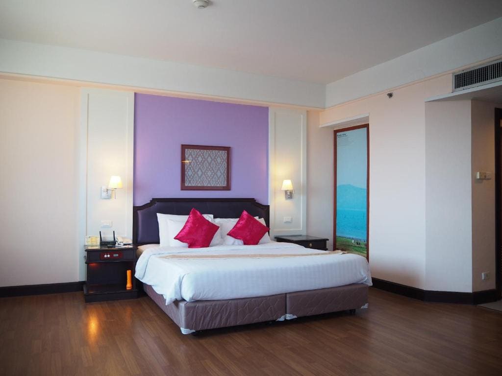 Superior Double or Twin Room room - Image 3