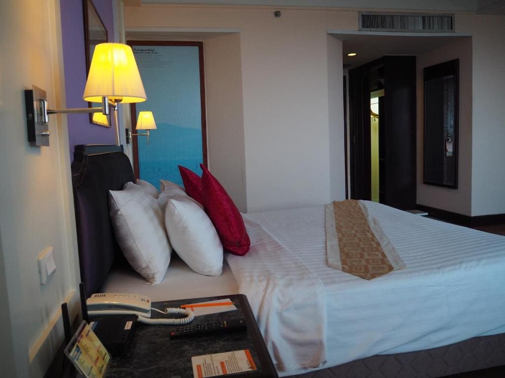 Superior Double or Twin Room room - Image 2