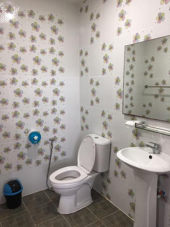 Family Room with Private Bathroom room - Image 1