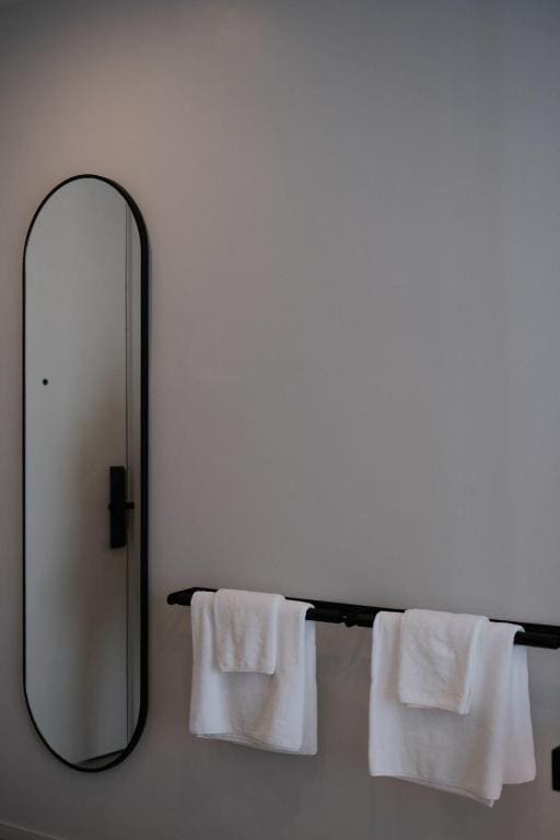 Double Room with Balcony room - Image 3
