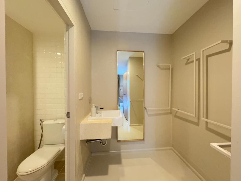 Standard Quadruple Room room - Image 2