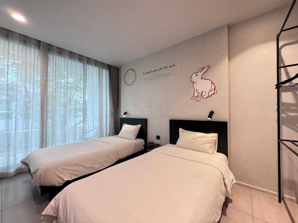 Twin Room with Balcony room - Image 1