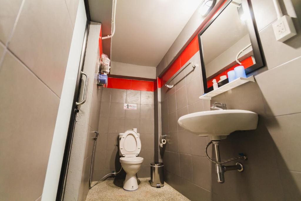 Four-Bedroom House room - Image 1