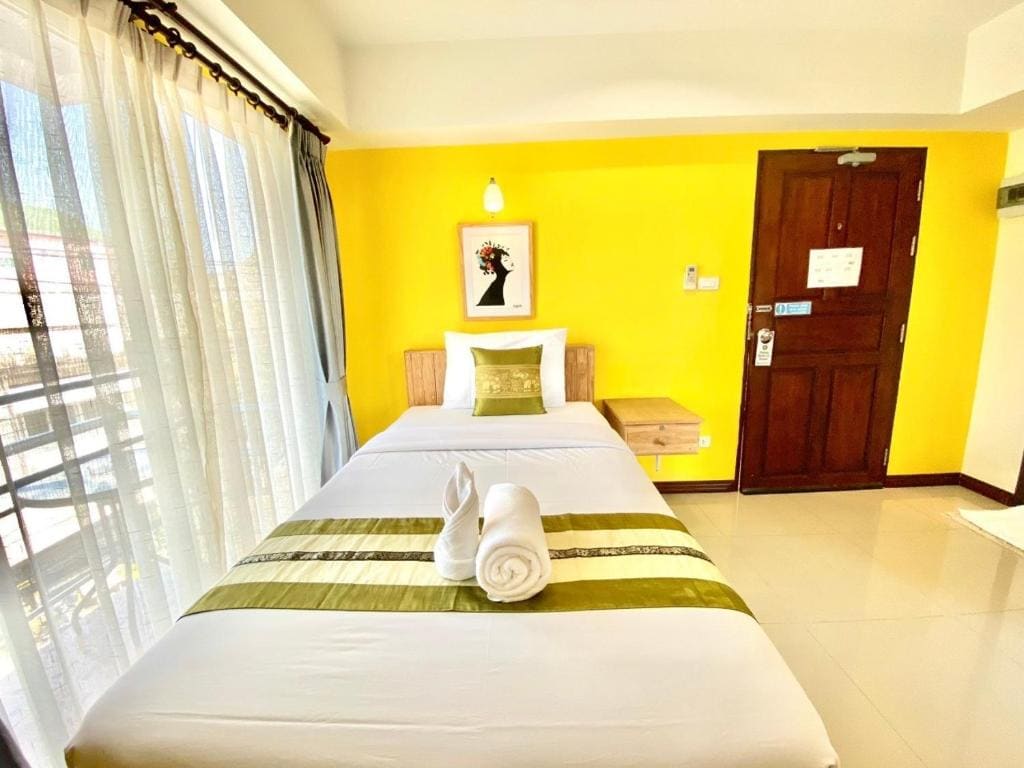 Single Room with Balcony room - Image 2