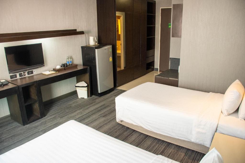Deluxe Twin Room room - Image 3