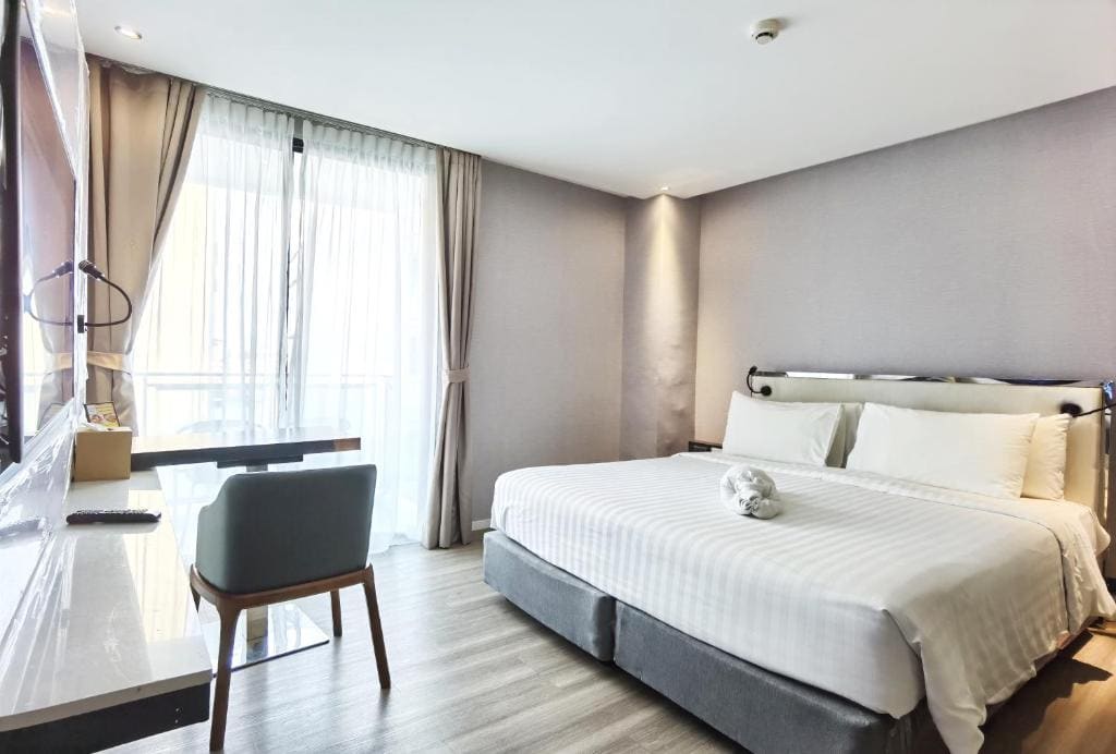 Premier Curve room - Image 2