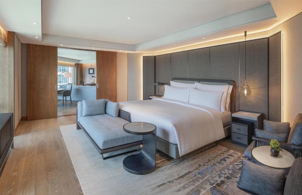Deluxe King Room room - Image 3