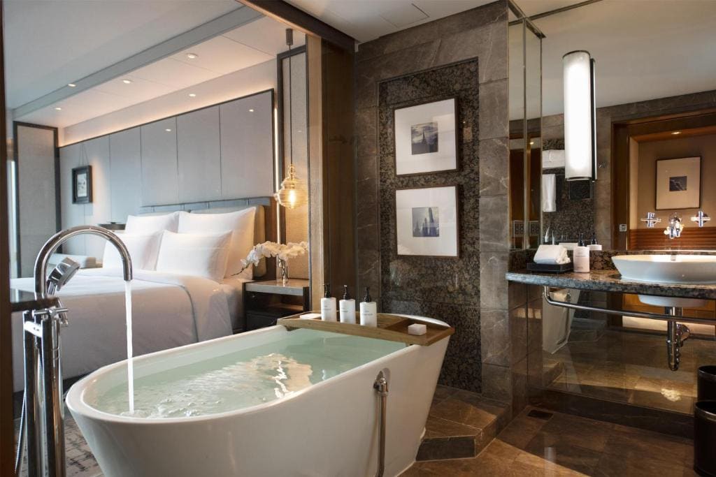 Premium King Room room - Image 3