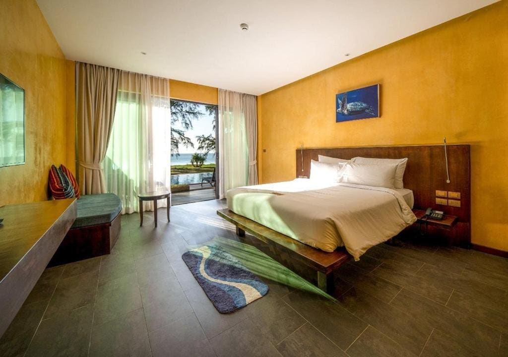 Deluxe Double or Twin Room with Pool Access room - Image 3