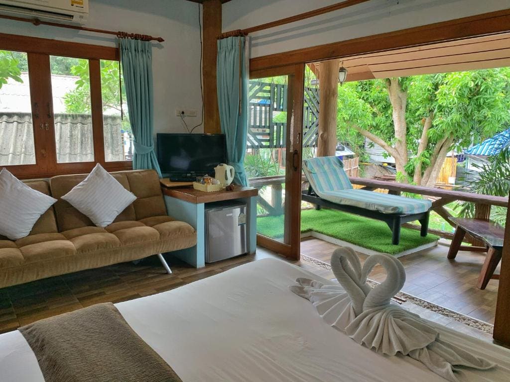 Double Room with Balcony room - Image 2