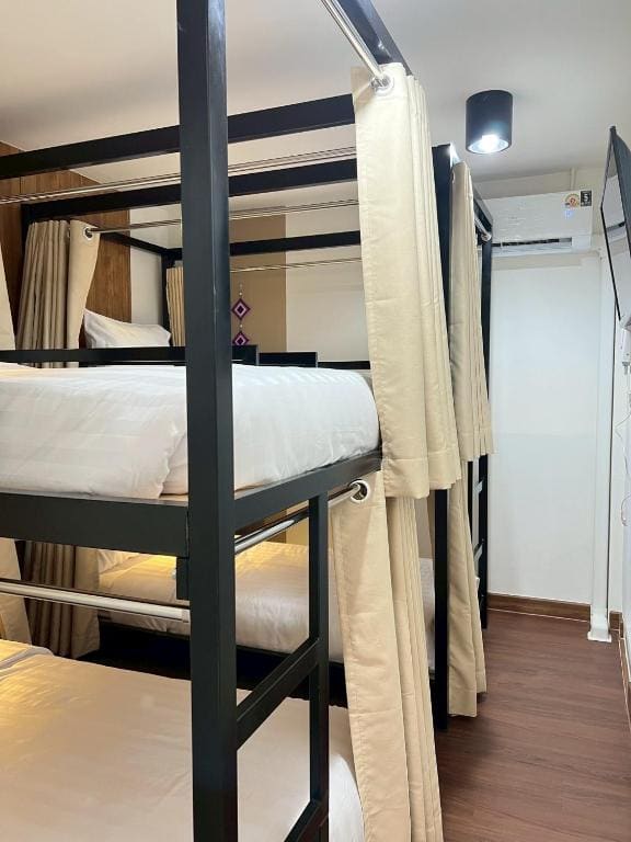 4-Bed Mixed Dormitory Room room - Image 3