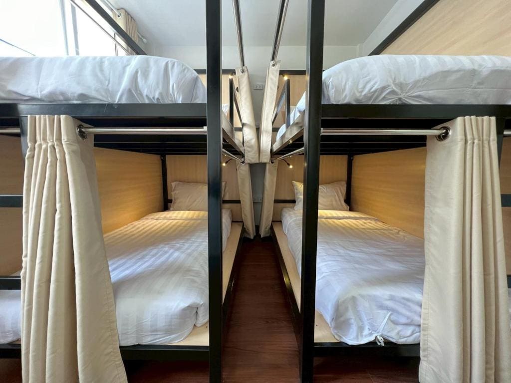 Mixed Dormitory Room room - Image 3