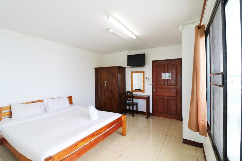 Superior Twin Room with Bath room - Image 1