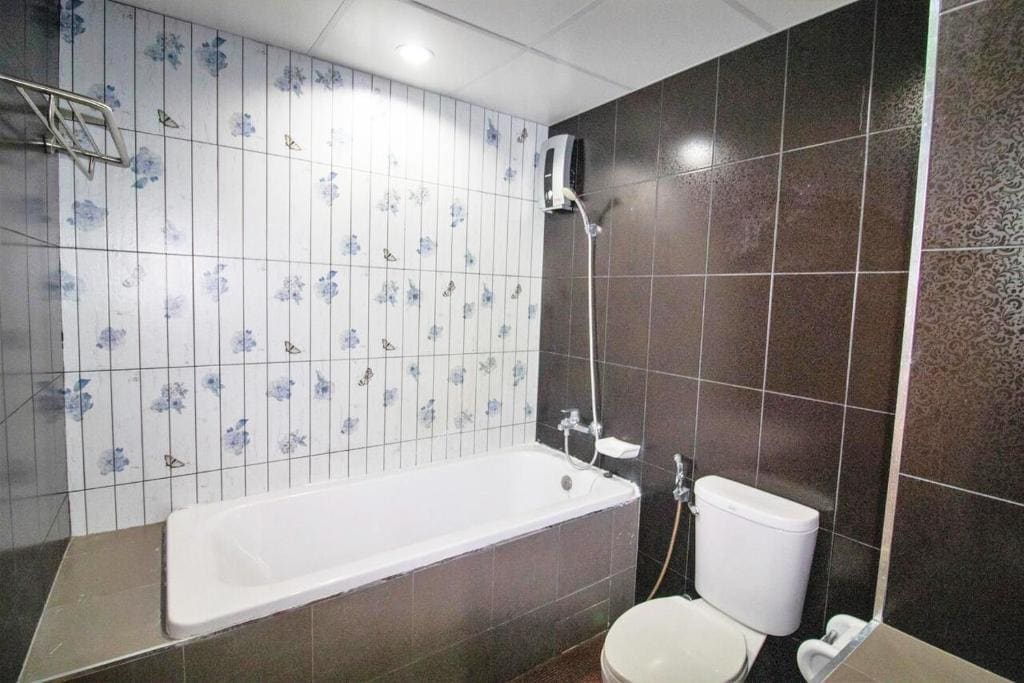 Superior Double Room with Bath room - Image 3