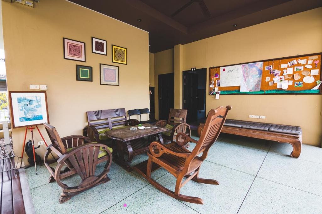 Superior Family Room with Shared Bathroom room - Image 1