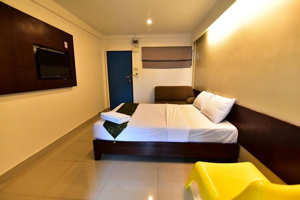 Superior Deluxe Double or Twin Room (No Transfer) room - Image 3